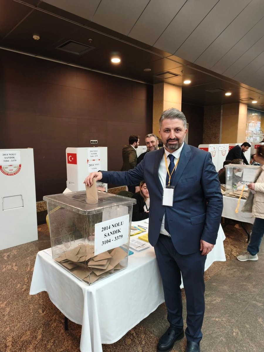 umrsofod's tweet photo. İstanbul Taksiciler Esnaf Odası Başkanlığı görevine seçilen Sayın @ismetDALCI'yı tebrik ediyor, kendisine yeni görevinde başarılar diliyorum. İstanbul taksici esnafının hak ve menfaatleri doğrultusunda yapacağı çalışmalarda  başarılar temenni eder,  hayırlı olmasını dilerim. https://t.co/XFxVsM2HvP