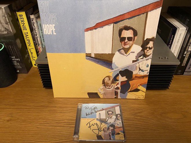 TimSmith2021's tweet image. This incredible album was my introduction to the music of @foyvance …'Hope' has his trademark grounded optimism running through the whole record; it’s like he’s been knocked around by life, but still believes, stubbornly,  in grace &amp;amp; connection…#MasterWork