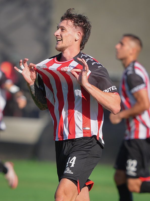 barracascentral's tweet photo. ⚔️🇵🇪 APARECIÓ LA CABRA

⚽️ @KevinJappert convirtió el 1-0 del Guapo ante Gimnasia La Plata en casa. https://t.co/aMNN0NwCQj