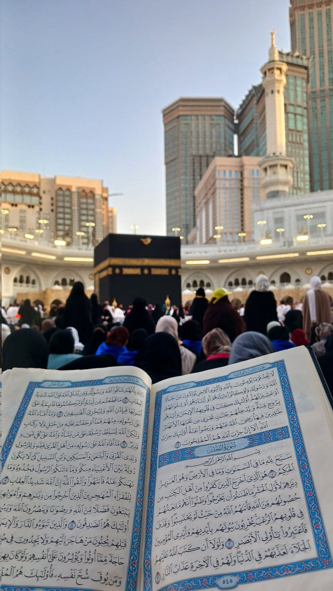 namazda sudeysiye denk gelsem
en sevdiğim sureyi okusa
dünya gözüyle kulağıyla bi kere daha şahit olsam....
daha ne isterim ♡
sebbeha lillahi..
 🥹