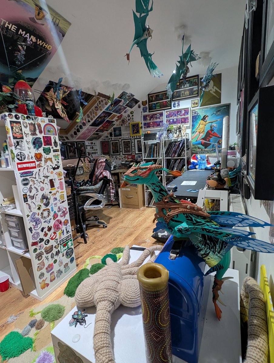 AmbForgottenImp's tweet image. 12 years working in these spaces
Sculpting digitally/traditionally, painting, drawing digitally/traditionally, laser cutting, airbrushing, furwork, vac forming, 3d printing, fabricating and causing chaos. 

To make something yourself is pure joy
#ArtistOnX #propmaker #sfxartist