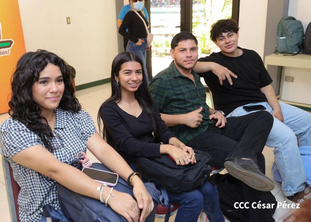 db_nicaragua's tweet image. 🎓📚 Con dinámicas recreativas, prácticas en laboratorio y conferencias, la Universidad Nacional Agraria Bernardino Díaz Ochoa recibió a estudiantes de nuevo ingreso y continuidad, fortaleciendo la convivencia y el aprendizaje académico. 🌿🔬

#Nicaragua
#UNA