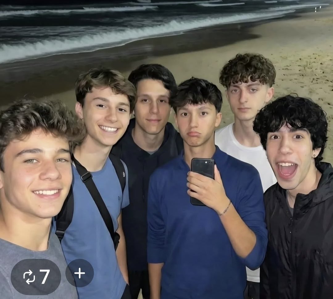 orelhapraiabrav's tweet image. 