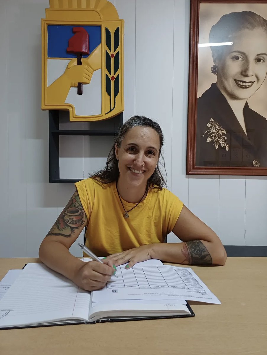EriPereyraVL's tweet photo. ✌️ Firmé con orgullo como congresal del Partido Justicialista de V. López.
Con la certeza de que el peronismo es una herramienta de transformación real, sigo militando junto a mis compañeros y compañeras para construir una patria justa, libre y soberana, donde nadie quede afuera https://t.co/pxMphB0gC4
