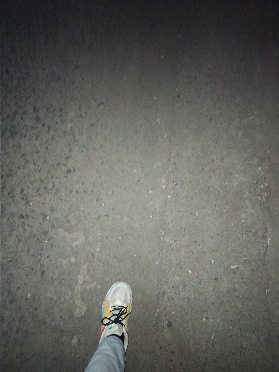 orange050423's tweet photo. Office Day ,lakad hangang makarating sa highway Soon mag kakaron din ako ng service papasok sa work ❤️😁 https://t.co/uO6Rg83iMF