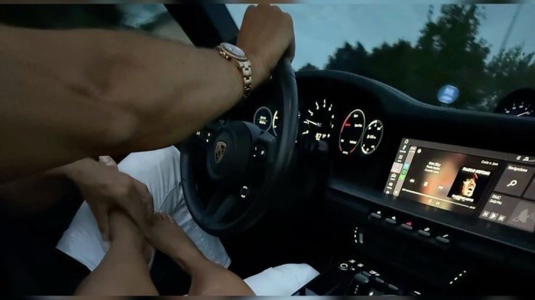 Love Day tweet media