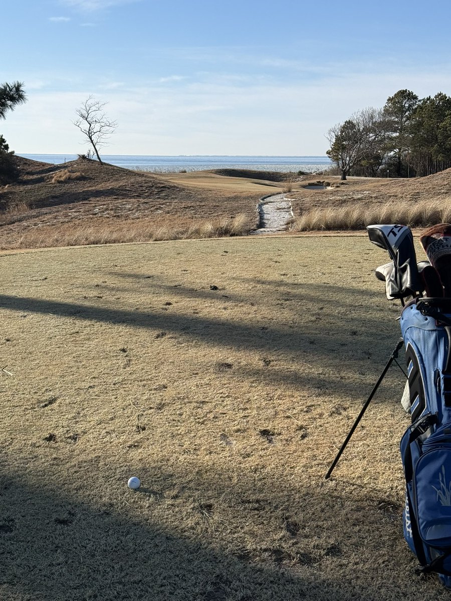 Plisken2112's tweet image. Who else is out there getting after it on this fine February afternoon? #wintergolf #devilsbackbone #nicklausdesign  #ihaveaproblem