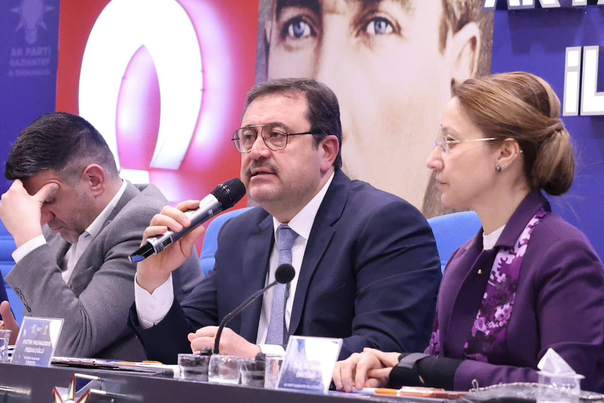 Milletvekilimiz Sayın Derya Bakbak ve İl Gençlik Kolları Başkanımız Mustafa Durmuş’un katılımlarıyla, İl Yönetim Kurulu Toplantımızı gerçekleştirdik.

Şehrimize ve teşkilat çalışmalarımıza dair gündem başlıklarını ele alarak sahadaki süreci değerlendirdik, önümüzdeki döneme