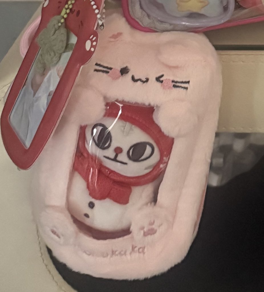 kidultcomplex's tweet image. 큰 희망은 없지만 크래비티 vity festa 팬콘 2/7 일차 이후 외로운 잊혀진 혹시 랑모를 발견한 분들을 위해 ㅠㅠㅠㅠㅠㅠㅠ ㅠㅠㅠㅠ 무슨 일이 있었는지 모르겠어요. 길고양이를 발견하면 저에게 연락해 주세요 ㅠㅠㅠㅠㅠ

#CRAVITY #VITYFESTA #크래비티 분실물