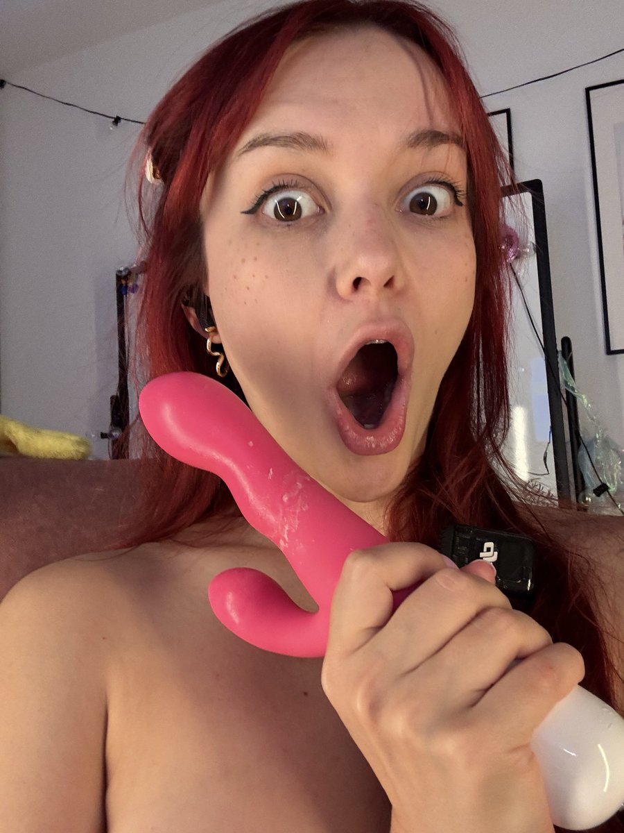 Your online GF Eva 🤭 tweet media