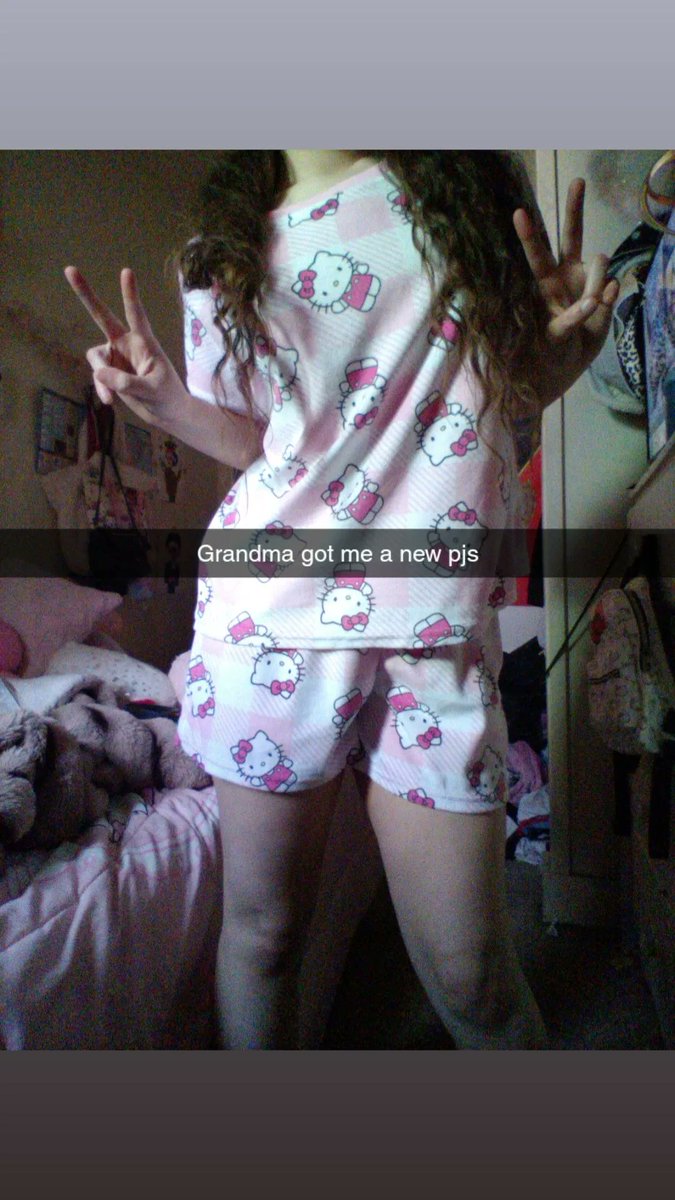 Sweetangeljari's tweet photo. I love hello kitty <3 #sanrio #Fyp https://t.co/skOaZPVVFS