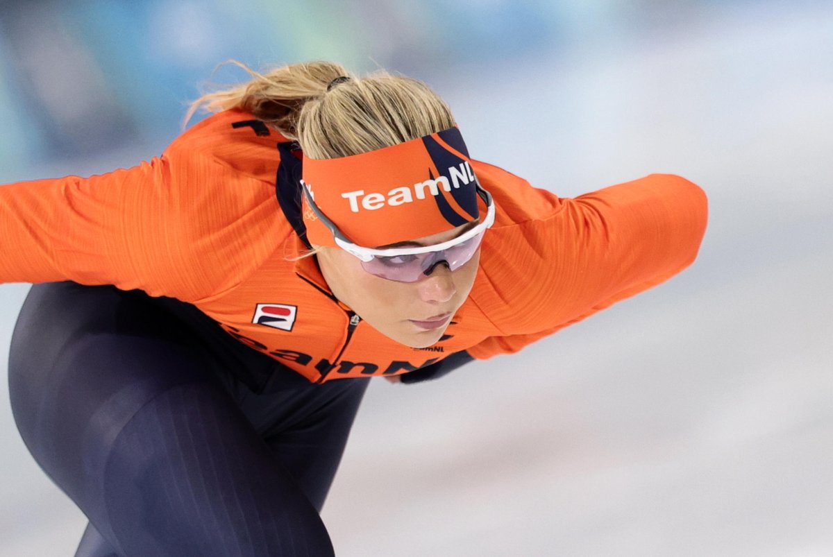 Agenzia_Ansa's tweet photo. MILANO CORTINA I Jutta Leerdam medaglia d'oro e record olimpico nei 1000 metri del pattinaggio di velocità. Lacrime per la star dei social #ANSA  https://t.co/Mbwqy78fYC https://t.co/4nsiavW8T2