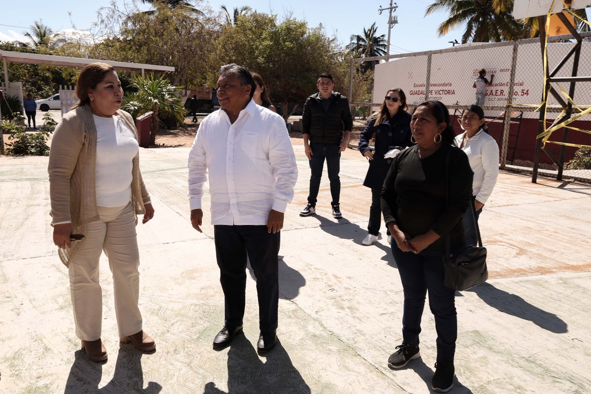 educacionyuc's tweet photo. Como en la #Telesecundaria “Guadalupe Victoria” de Chuburná Puerto, Progreso, donde recibimos los reportes e inquietudes de la comunidad escolar. ✍️ (2/2) https://t.co/UOhlTwVLzn