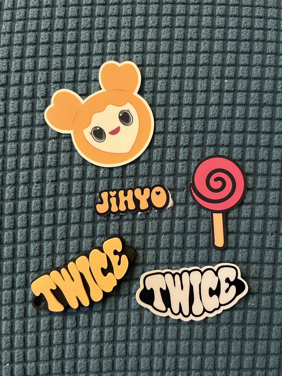 PocketJihyo's tweet photo. This is late but thank you @KetchupAndMayo 💛💛 https://t.co/FPpx8HYrRO