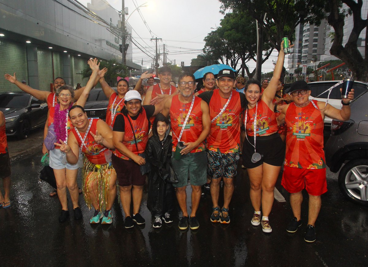 🥁 Faça chuva ou faça sol: CarnaBancários 2026 foi debaixo de toró e de muita folia bit.ly/4tmMxV3