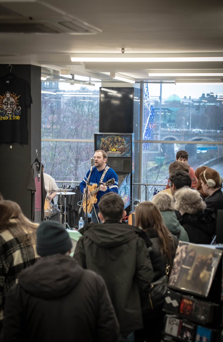 Monza Express tweet media