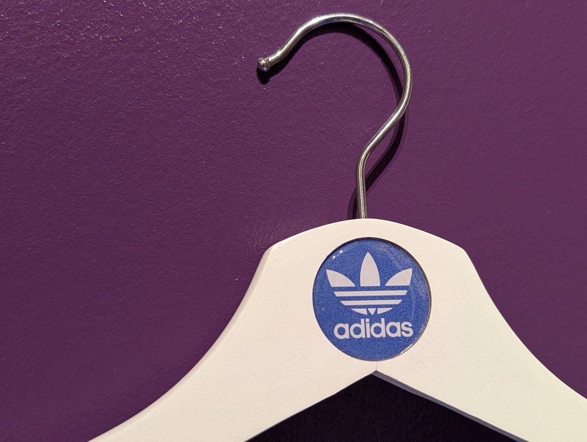 White Silicone Bubble Hanger…

If you’d like this set, then please just copy the image and direct message me to order…thank you 🙏