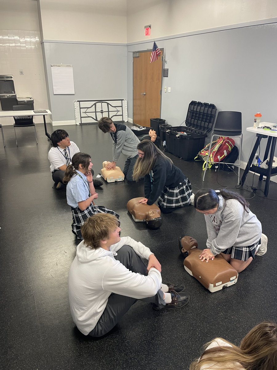 FriarsAT's tweet image. 👥 CPR training shouldn’t stop with medical staff. Coaches, teachers, administrators—and even students—can make a difference.
#CPRTraining #CommunityPreparedness
@BishopLynch @SCAFoundation