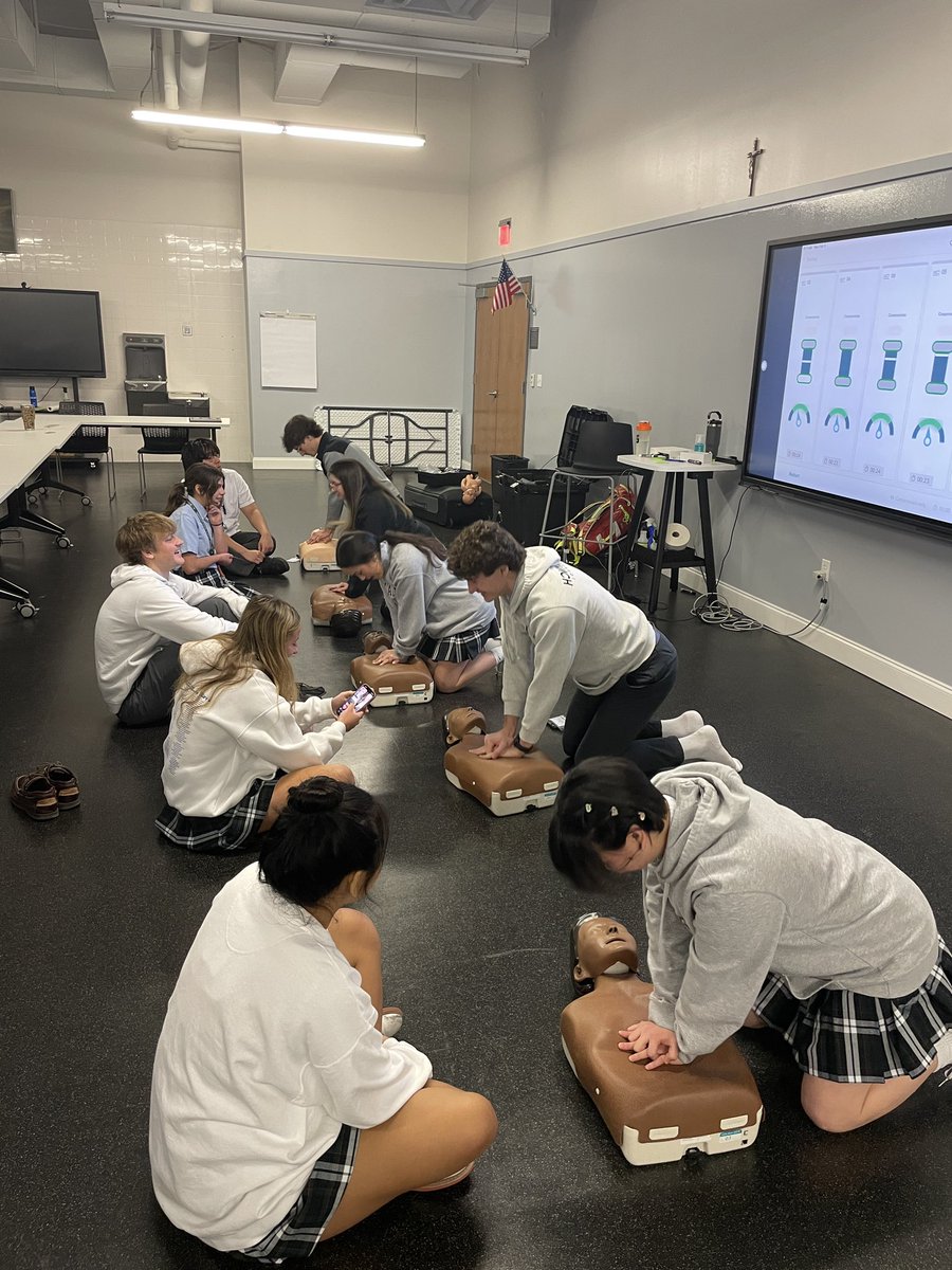 FriarsAT's tweet image. 👥 CPR training shouldn’t stop with medical staff. Coaches, teachers, administrators—and even students—can make a difference.
#CPRTraining #CommunityPreparedness
@BishopLynch @SCAFoundation