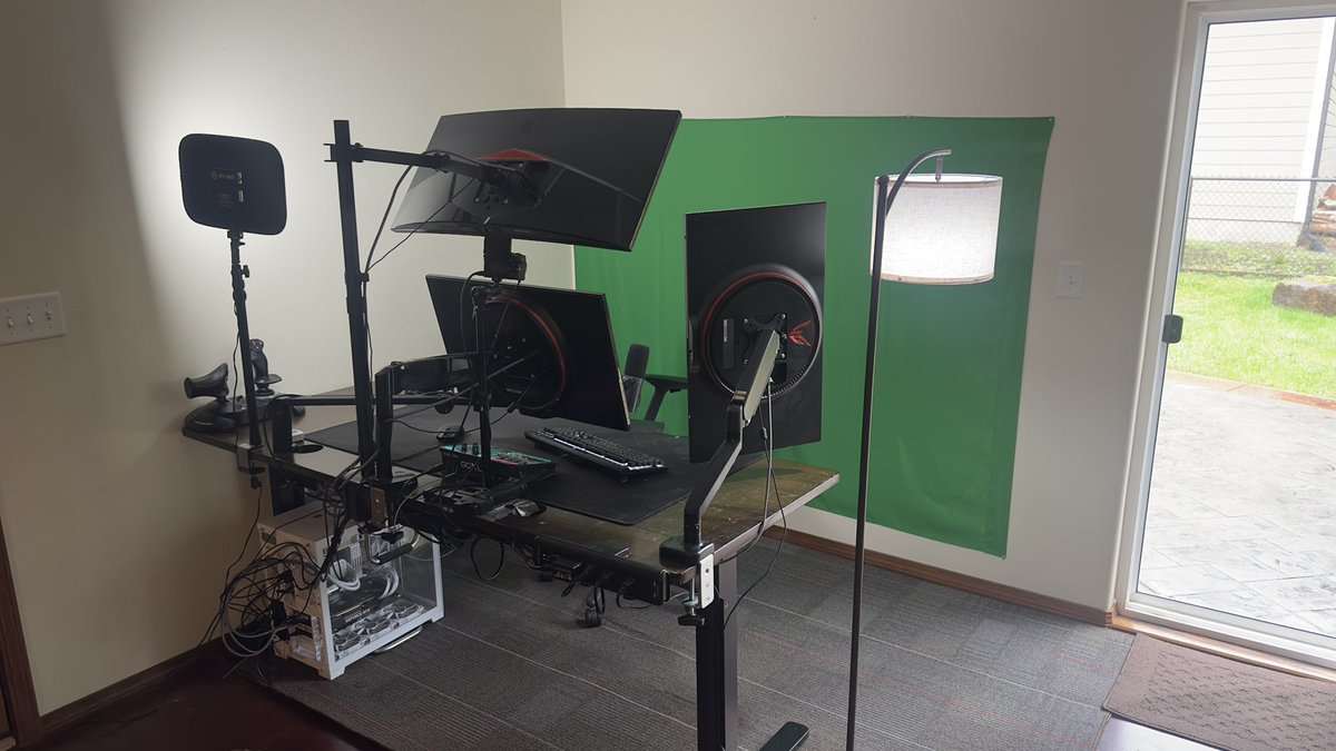 DapperJameson tweet media