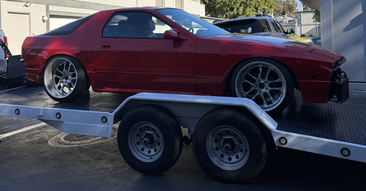 they call me 007

0 job
0 house
two non-running rx7s