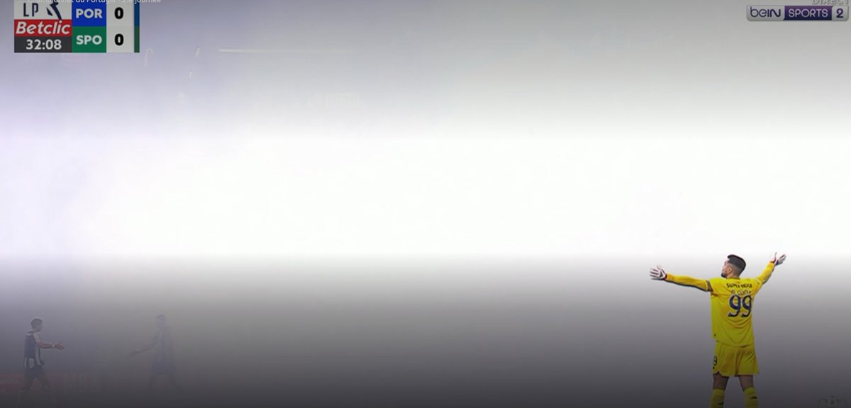 ArobaseGiovanny's tweet image. mdrrrr Porto - Sporting les fumigènes de fou