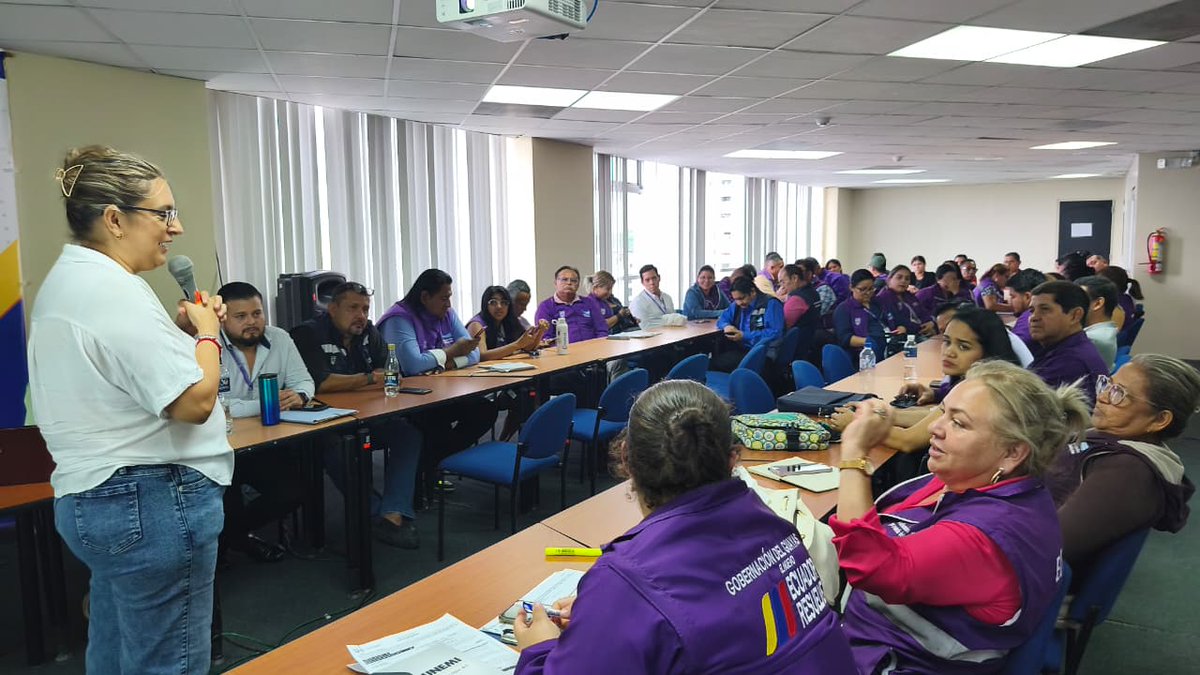 Con la participación de comisarios, jefes y tenientes políticos del Guayas, desarrollamos una nueva jornada de la Escuela de Formación Ciudadana, sobre espacios, mecanismos e instancias de participación ciudadana y control social.
<a href="/AndresFantoniB/">ANDRÉS FANTONI</a> 
#ConsejoEnTerritorio