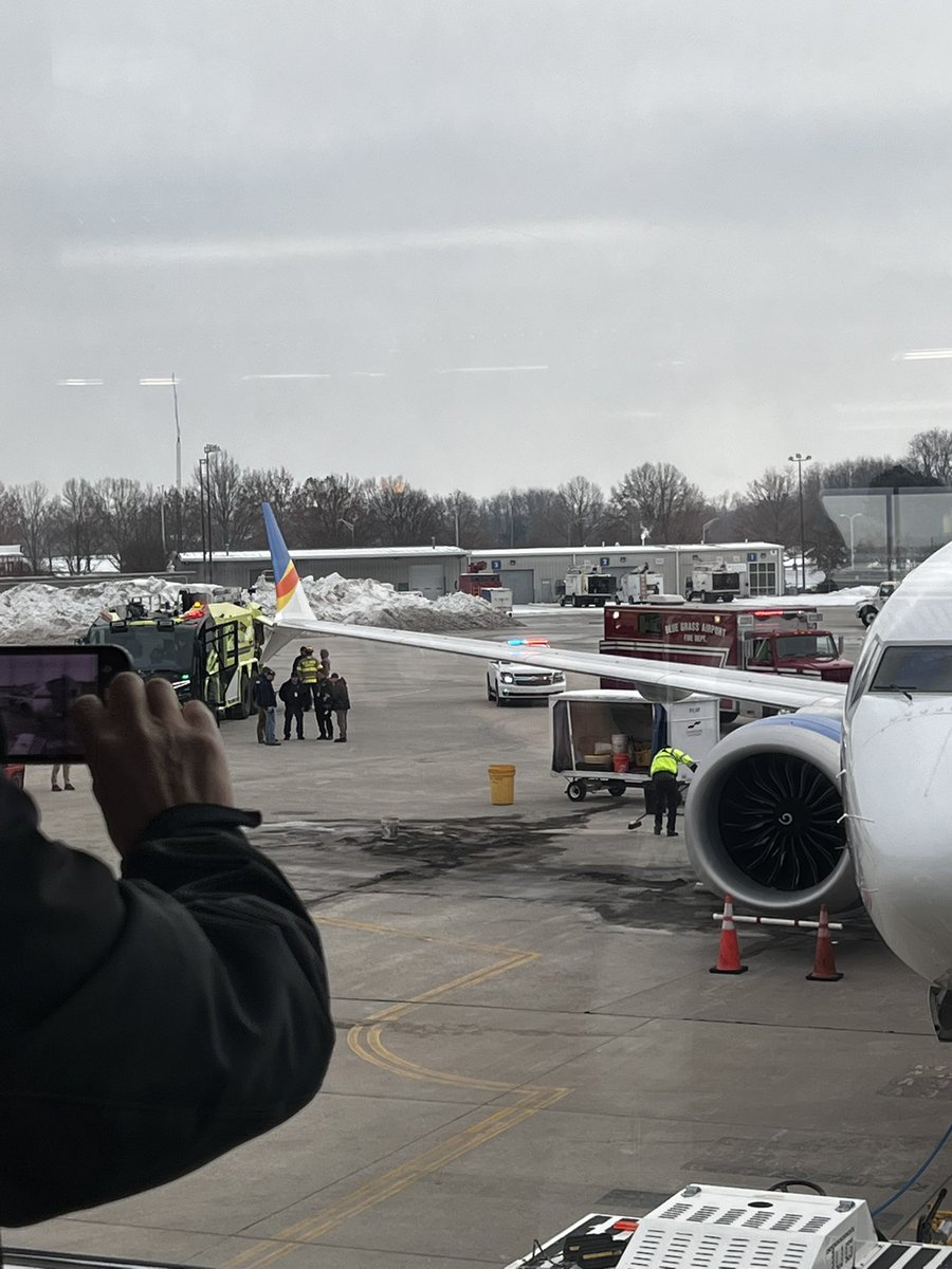 RussianFloof's tweet photo. Get your airline together @Allegiant like holy shit. 4hr delay because some donut decided to overfill the aircraft wing. https://t.co/Xbf45p0tdP