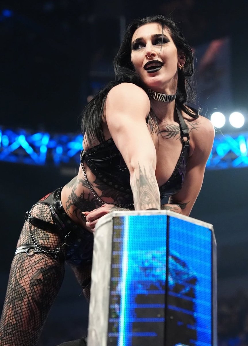 𝐌𝐚𝐦𝐢 tweet media