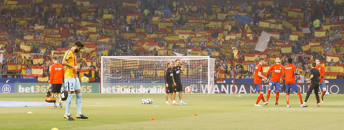 Eres de España aureola y del fútbol el coloso….