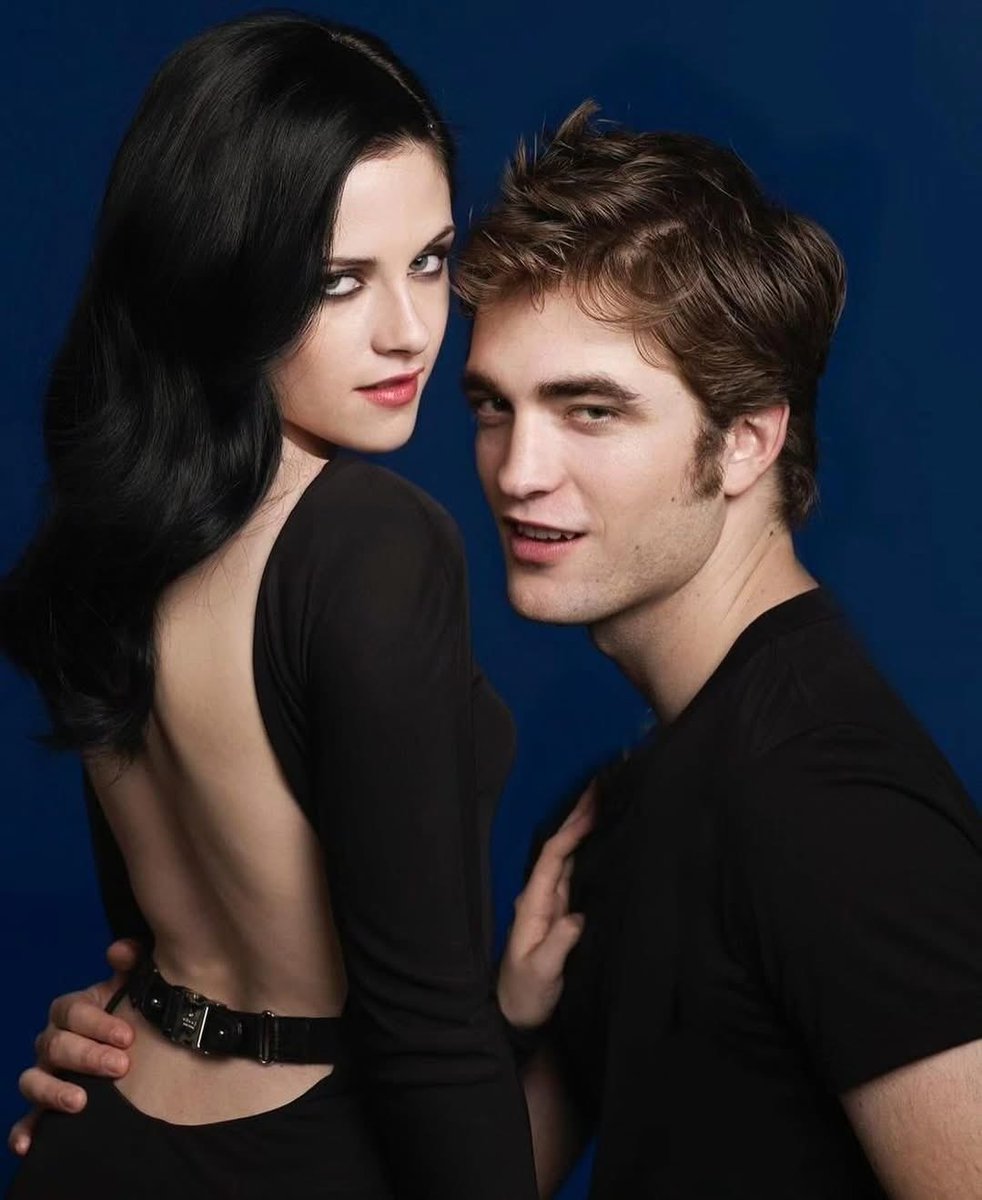 notgwendalupe's tweet image. Kristen Stewart and Robert Pattison for Harper’s BAZAAR  magazine (2009)