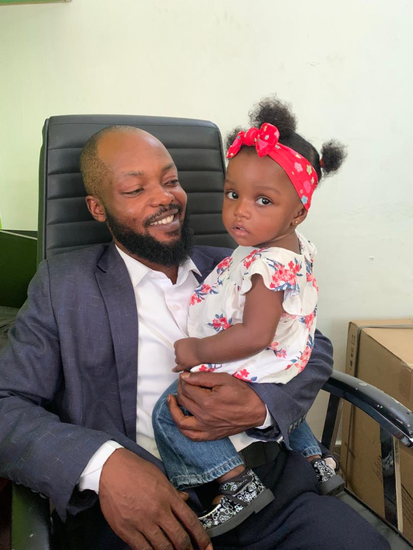 Fastidious87's tweet photo. My daughter visited me in my office for the first time. 
What shocked me about today was the gate man in our office who left his duty post to  get a bottle of water and malt for my wife. I was moved by his kindness, just because I have been kind to him today he reciprocated. https://t.co/sBVZ0MClgX