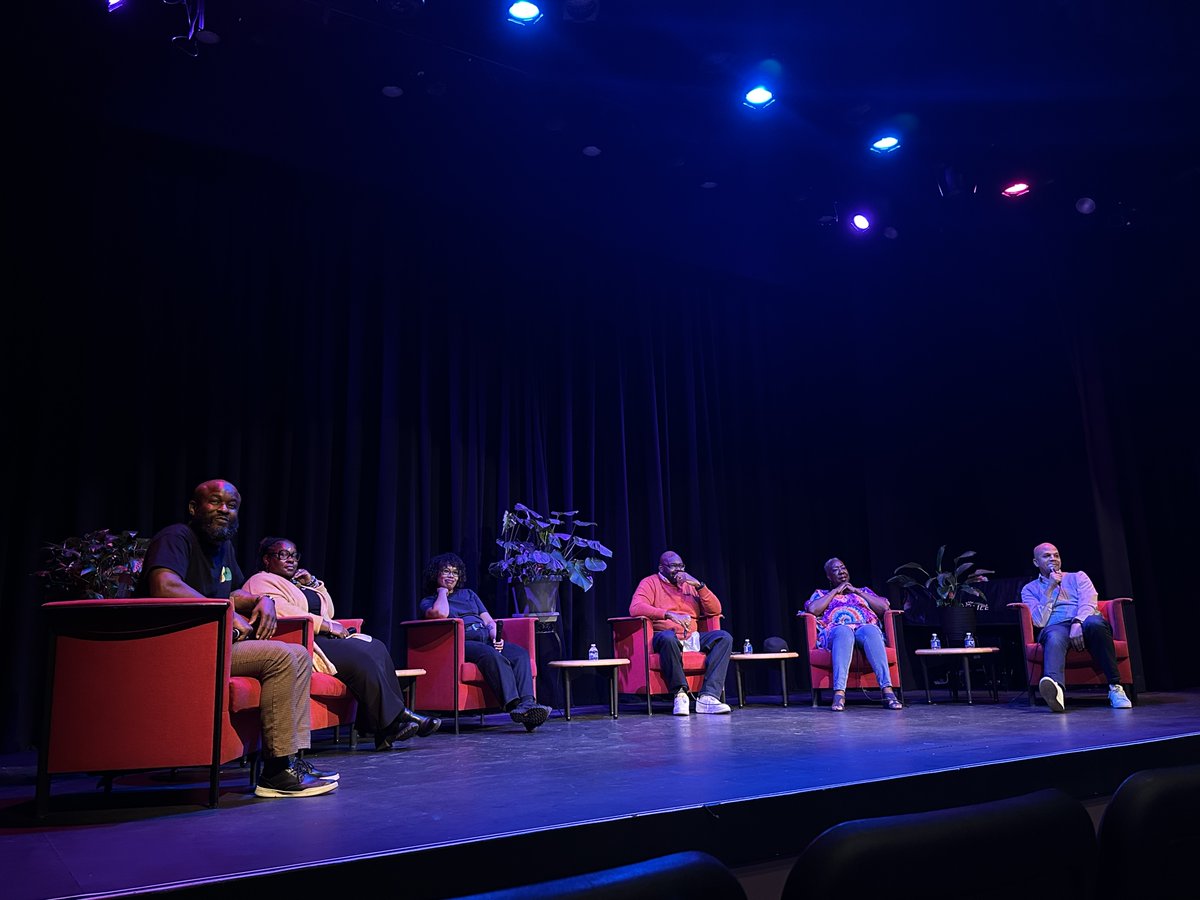 repdinatitus's tweet photo. #TeamTitus attended #WhitneyLibrary’s 2nd Annual Black Author expo to celebrate the works and creativity of black authors #OnlyinDistrictOne! #BlackHistoryMonth https://t.co/NyTFDJB2nV