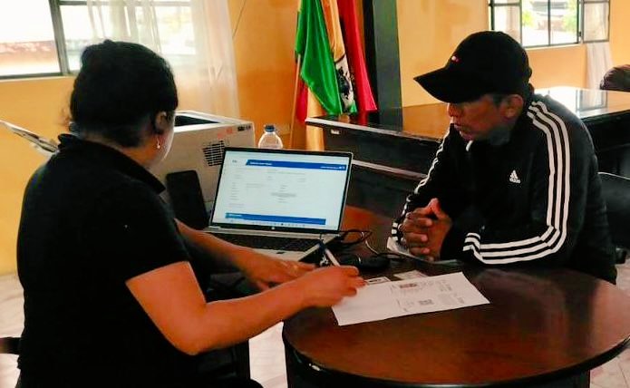 SRI Ecuador tweet media