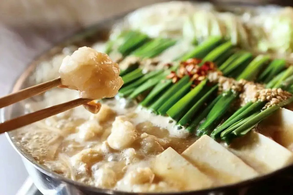 Fukuoka_leapup's tweet image. 🆕福岡の名店、東京へ！
行列必至の「博多もつ鍋前田屋」が2026年2月2日、新宿東口にグランドオープン✨️
福岡とほぼ同じ“本物の味”に、東京限定メニューも。
博多のもつ鍋文化を、全国へ✈️
fukuoka-leapup.jp/gourmet/202602…