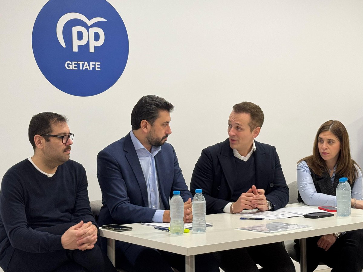 AJMesaGarrido's tweet image. Esta tarde hemos celebrado Comité Ejecutivo de @ppgetafe con la presencia especial del portavoz del @PPAsamblea @cdpache 

Gracias por el apoyo y espaldarazo para seguir adelante, con trabajo e ilusión, liderando la única alternativa del cambio en Getafe.

Gracias también a…