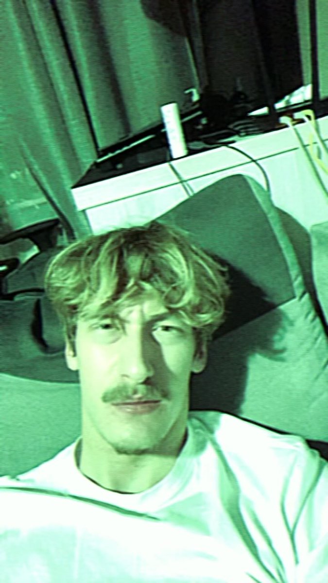 yungprzemek tweet media