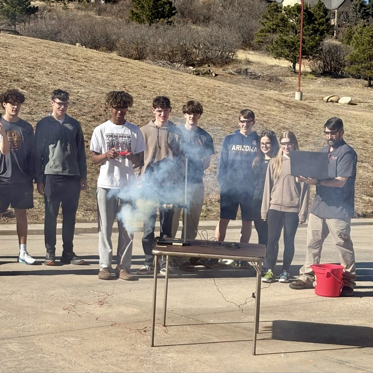 cmsd12's tweet image. Mr. Peter's CMHS Aerospace Engineering class taking advantage of today's Colorado weather to test rocket thrust.