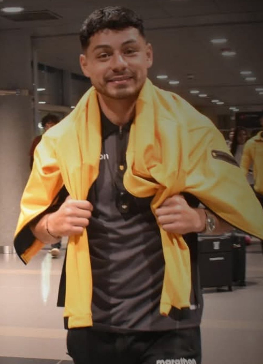 🚨Hinchas de The Strongest: Darwin Lom ya está habilitado, ya está registrado como jugador 'Atigrado'. Lom será titular contra Táchira este martes por la Libertadores.