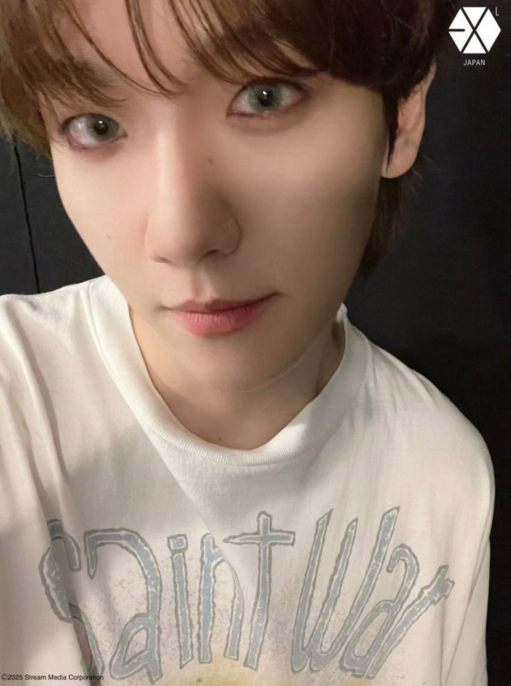 sandyakala_c's tweet image. Baekhyun! Just try asking bbhl, Baekhyun has only been gone for a week, but we're acting like he went to military service again.