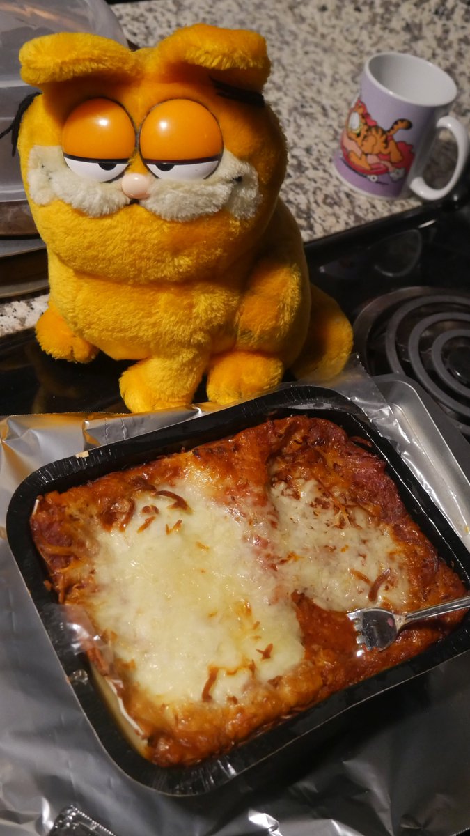 I hate Mondays but like lasagna