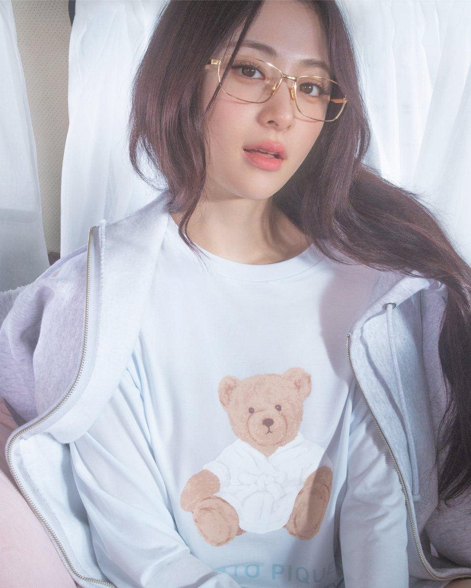 LE SSERAFIM 
♡ 
GELATO PIQUE
 
本日、2.10 (TUE)発売開始！

x.gd/grP1K

- BEAR×BORDER SERIES
with HUH YUNJIN of LE SSERAFIM –
 
LE SSERAFIMのHUH YUNJINがお届けする
リラックスルックで過ごす、気ままなひととき。
やわらかに包み込むルームウェアは