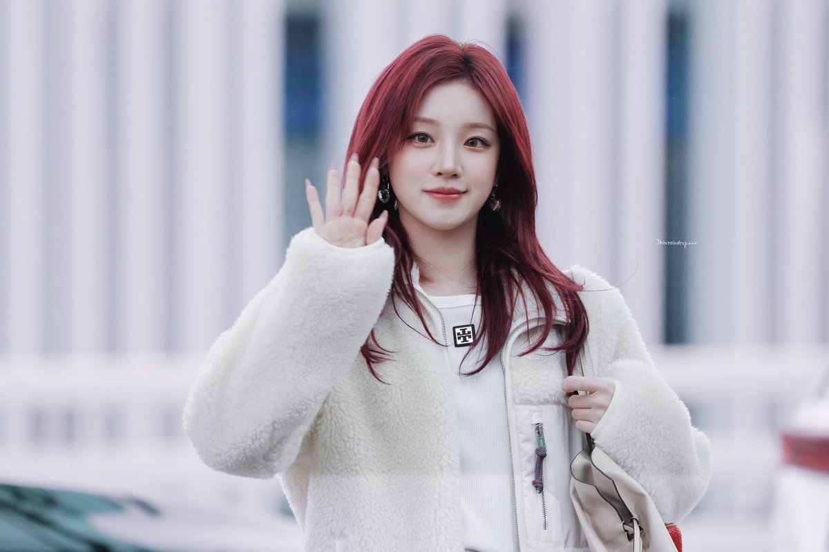 7minRainDrop's tweet photo. 260210 ICN 🫐🍓
#우기 #YUQI #宋雨琦 https://t.co/Mug1gaq2zK