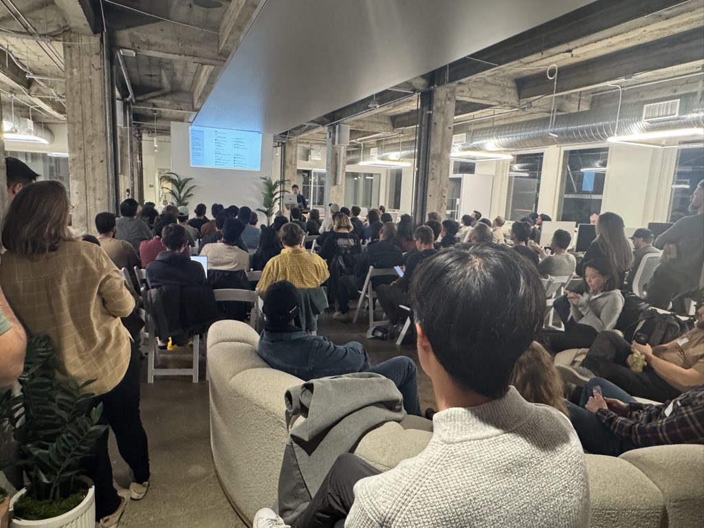 AI meetups氛围热烈，类似早期iOS meetup