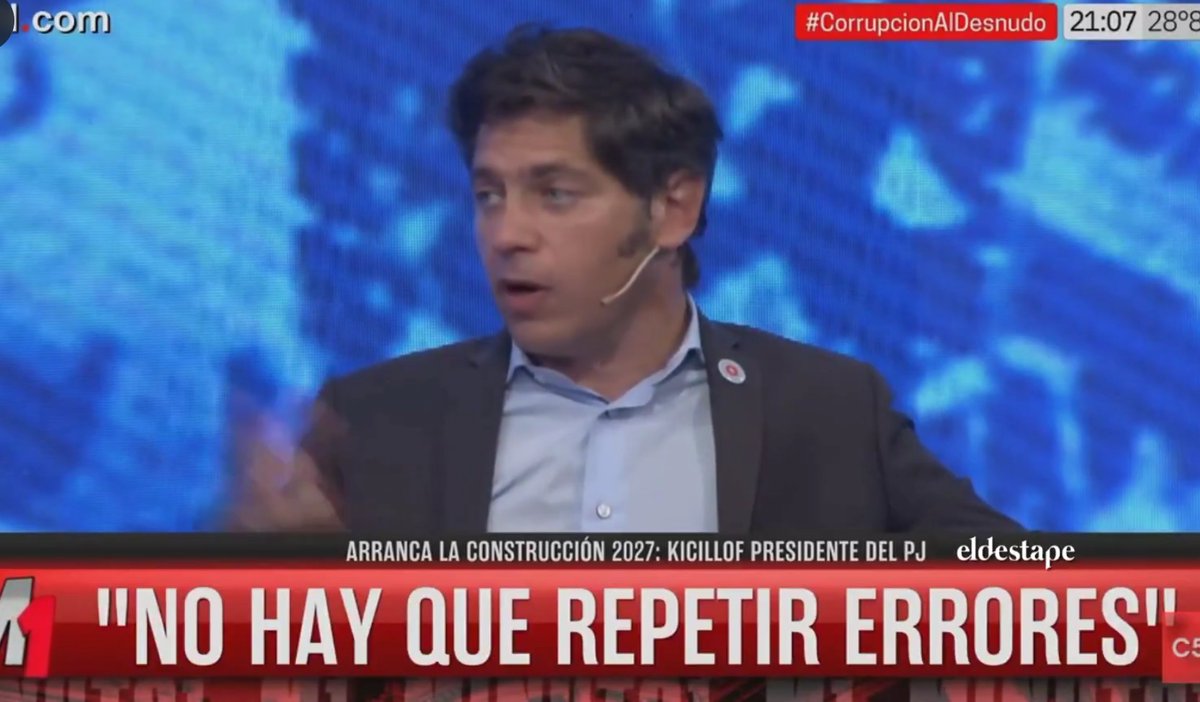 Entre YPF, el club de París, la manipulación del INDEC y otros juicios, tus errores nos costaron más de 40 mil millones de dólares. 

De mínima hacé silencio, comunista arruinador.