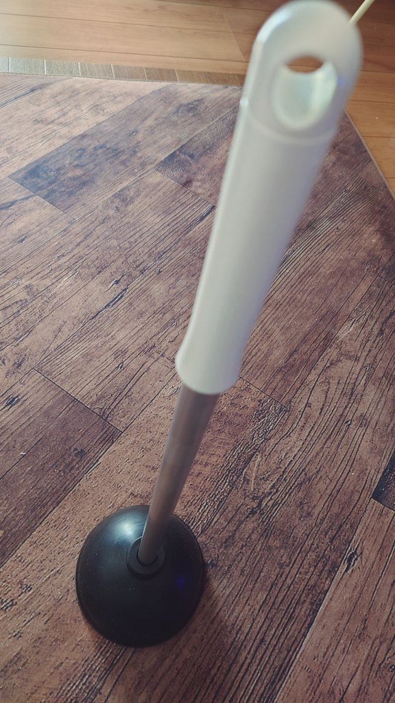 MutsuPachi_Ch's tweet image. 操縦桿（）を購入しました。
はっきり言って、めちゃ快適。

先端の穴に小指を入れて使うのがミソ(｀･ω･´)b

#AcesofThunder