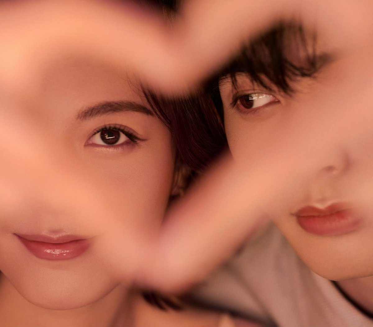 Guided by each other, love is an instinct that knows no restraint, and a bold resolve to move forward.

#Guerlain Valentine's Day Special Presentation. Starring Guerlain Makeup Spokesperson Song Weilong and Guerlain Skincare Spokesperson #ZhaoJinmai (listed alphabetically order).