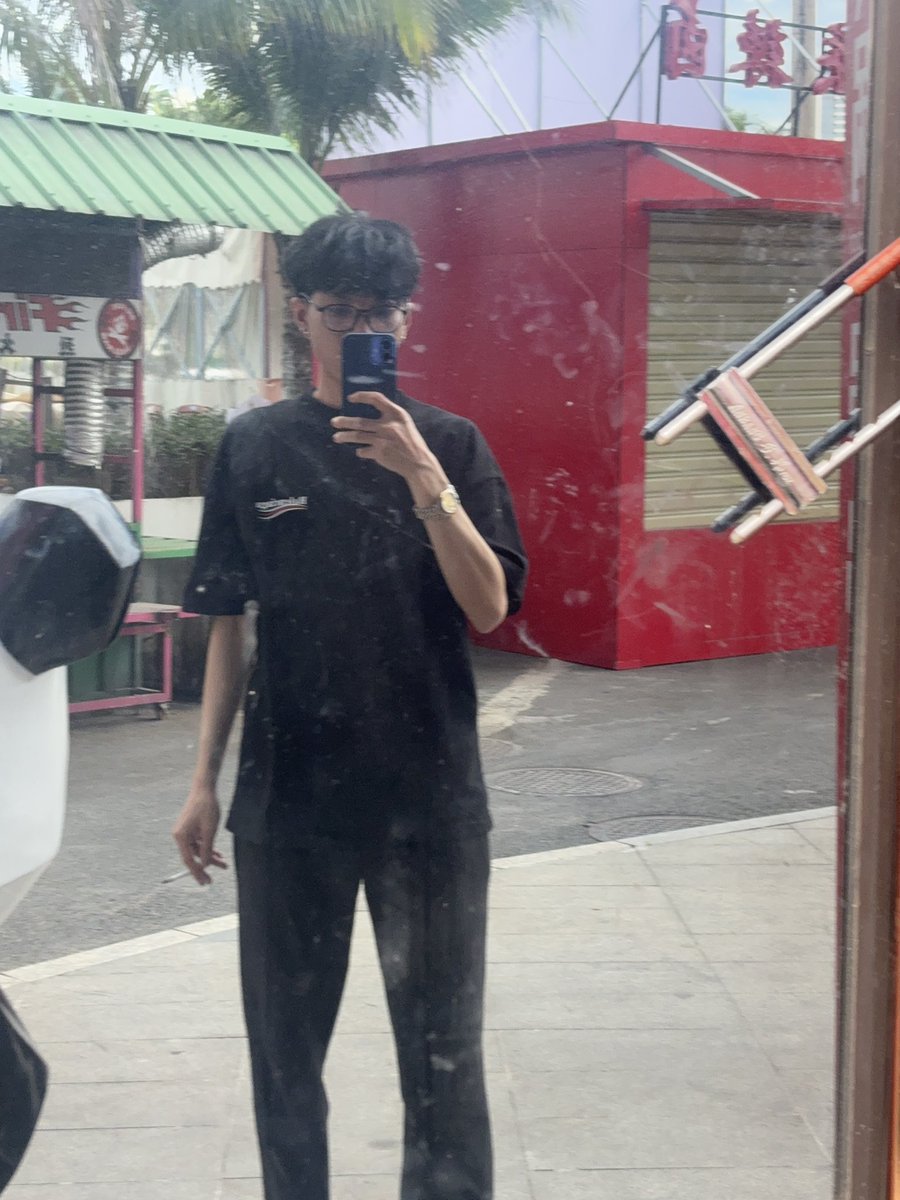 pairticles's tweet image. off day