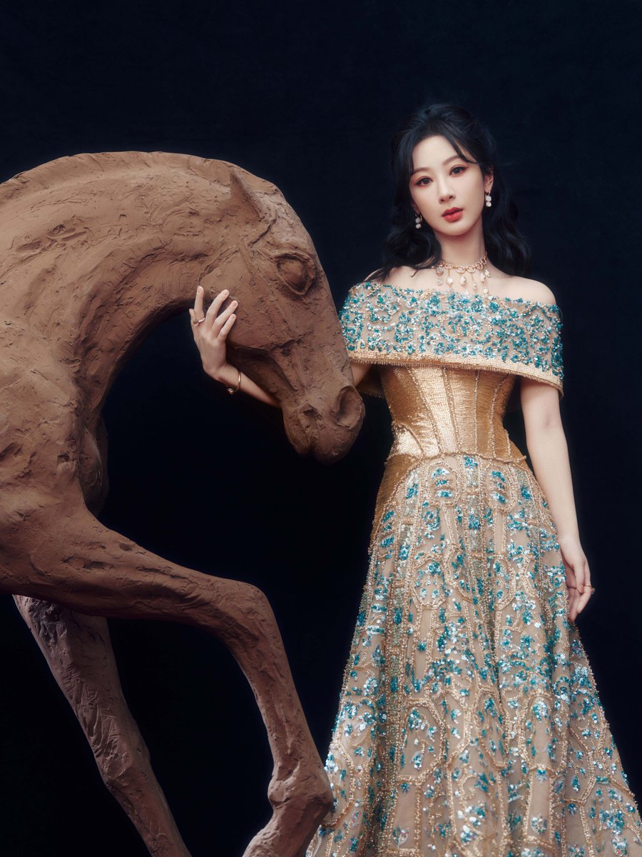 YoukuOfficial's tweet image. Who isn't dazzled by #YangZi ! 

#杨紫 

#YOUKU #优酷