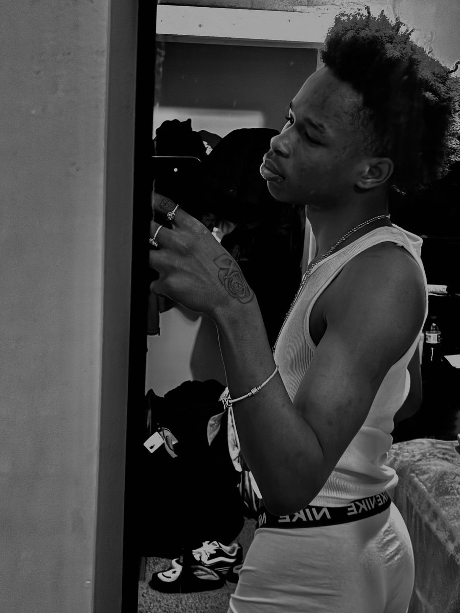 Quintrell's tweet image. Round’ the world